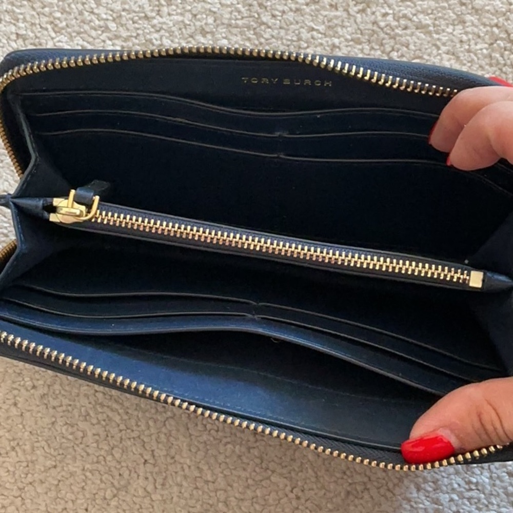 Tory Burch Navy Quilted Zip Wallet - Picture 3 of 3